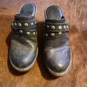 Born Women’s Clogs Sz 8M